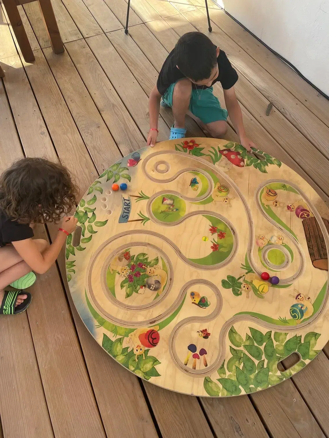 les enfants à jouer